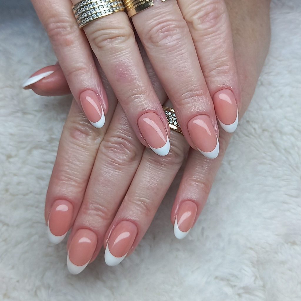 French Hybrydowy manicure krakow1