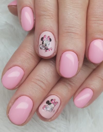 manicure hybrydowy ze zdobieniem kraków 2
