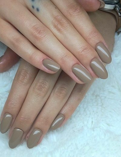 manicure żelowy na naturalnej płytce 2